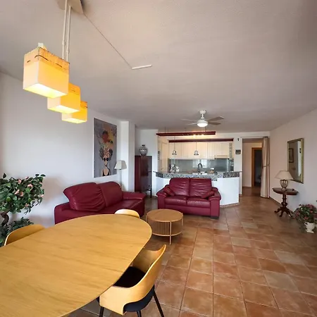 Apartment Beachfront Primera Linea 2-06